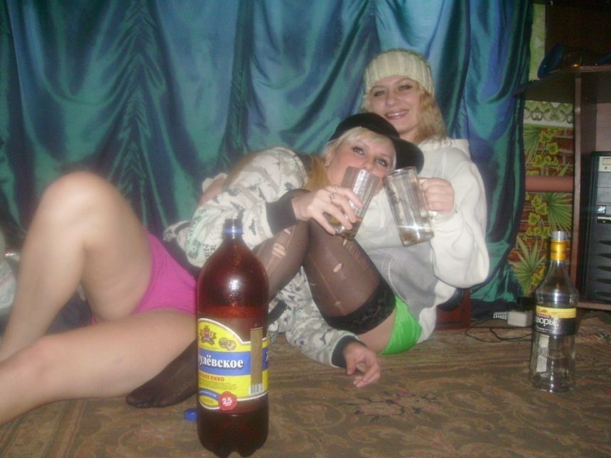 Русское Порно В Деревне Пьяные Толстухи