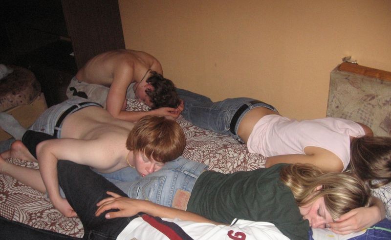 Пьяные голые девушки и женщины 79 фото - секс фото 