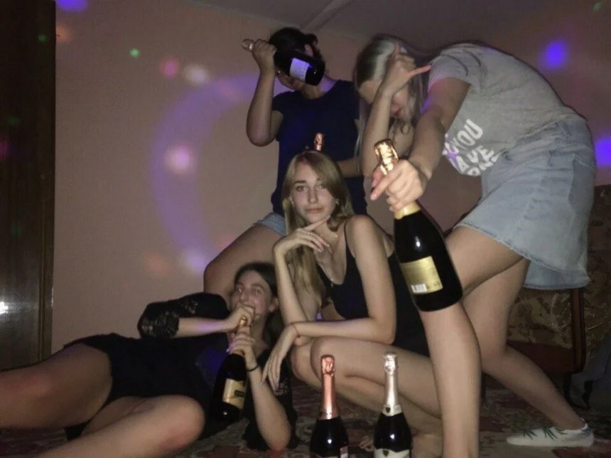 Развратная вечеринка с доступными девками